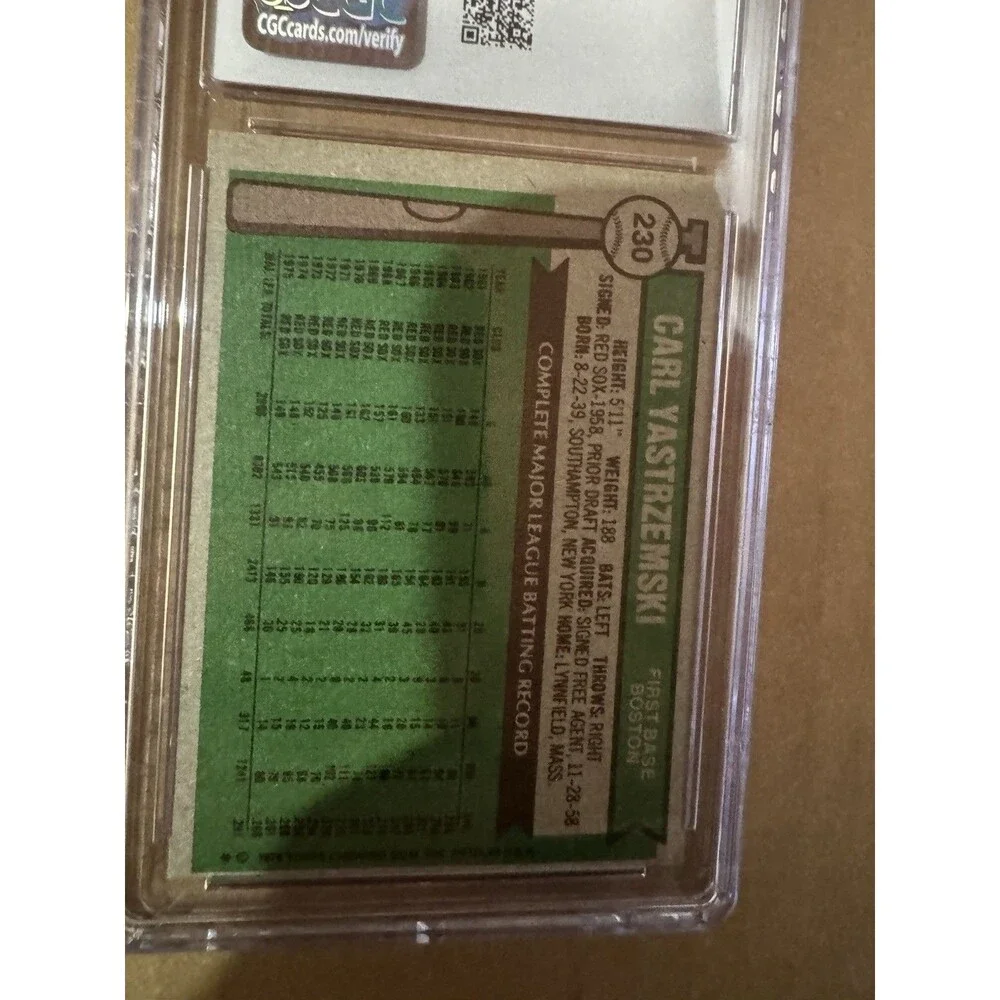1976 Topps - Carl Yastrzemski #230 CGC Graded 7.5 Near Mint